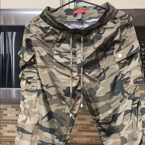 Hot Kiss Camo Pants - Picture 1 of 6